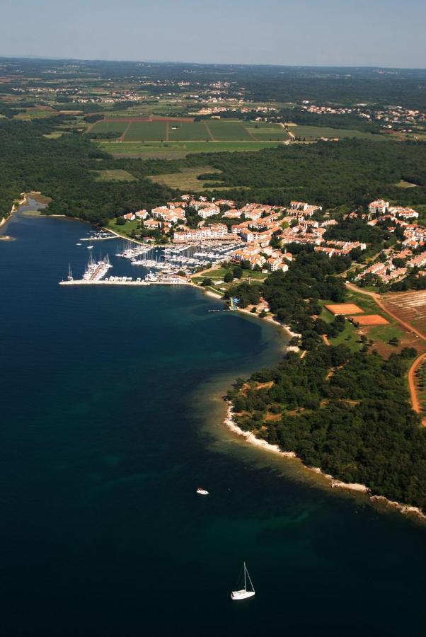 Villa In Funtana With Private Tenniscourt Εξωτερικό φωτογραφία